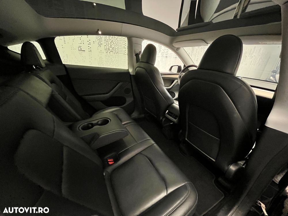 Tesla Model Y Long Range RWD - 36