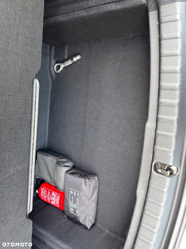 BMW Seria 2 218i - 40