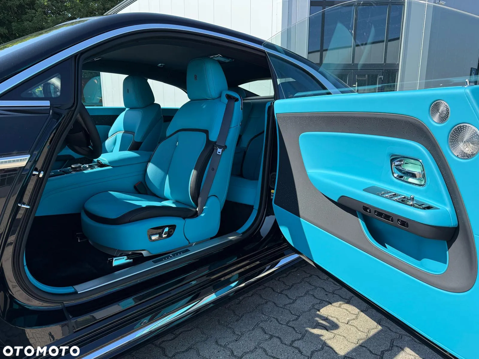 Rolls-Royce Spectre - 11