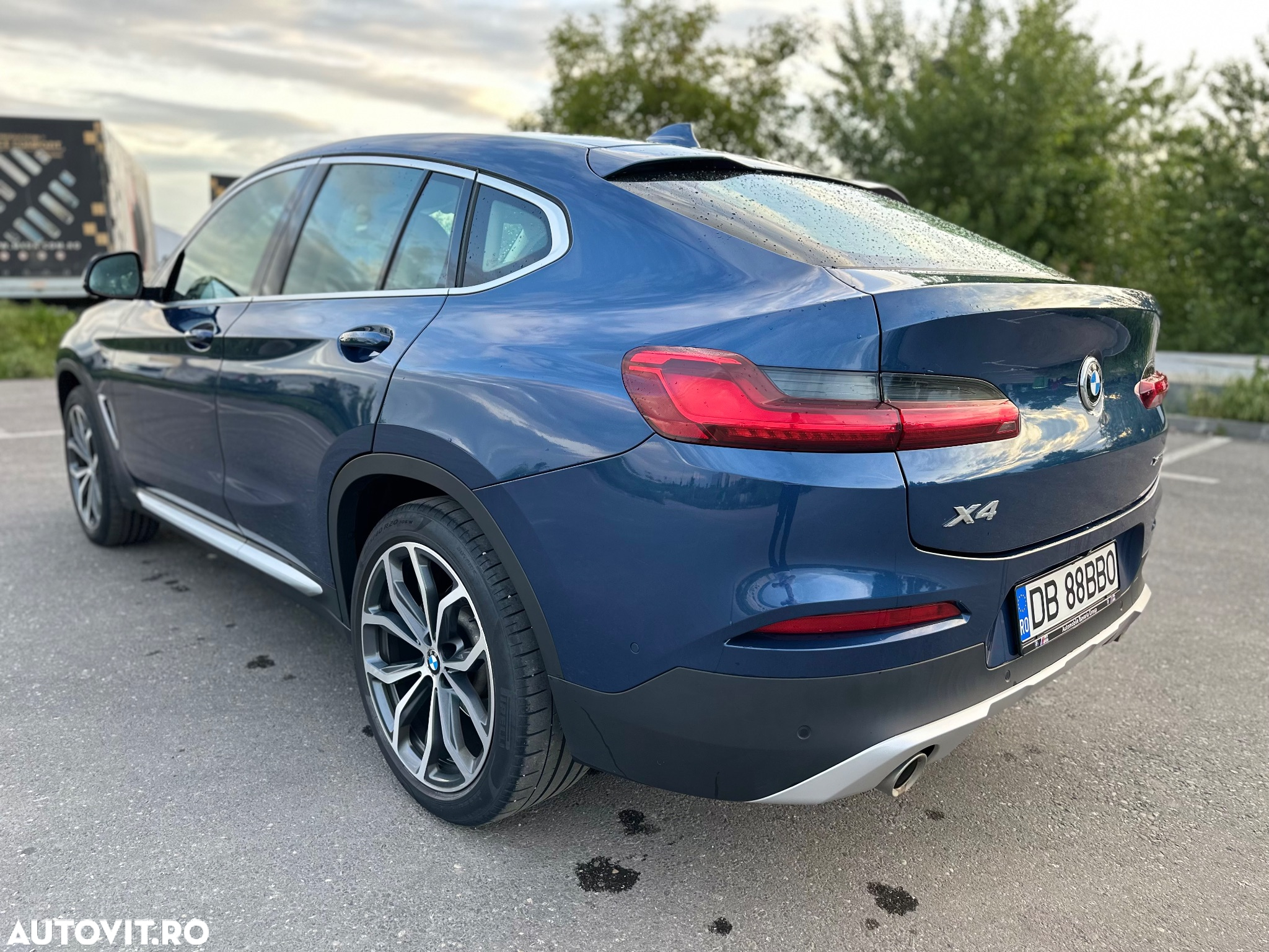 BMW X4 xDrive20i AT xLine - 11