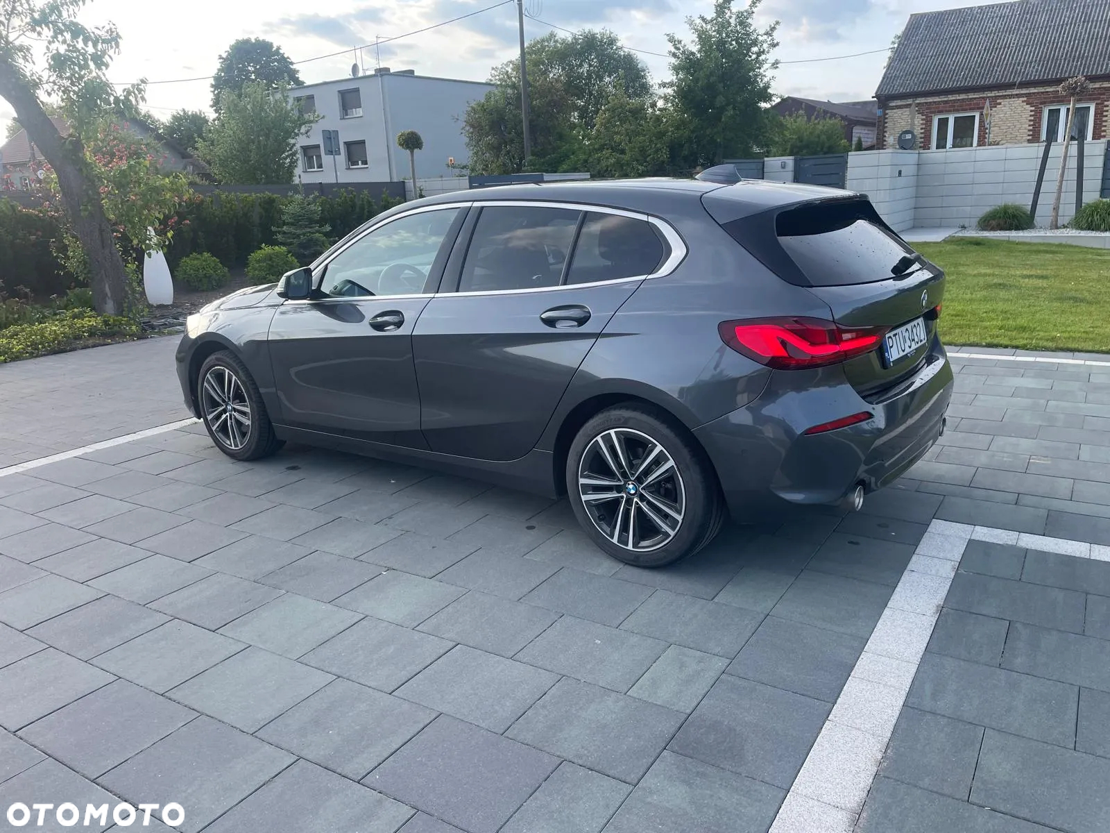 BMW Seria 1 118d Sport Line - 2