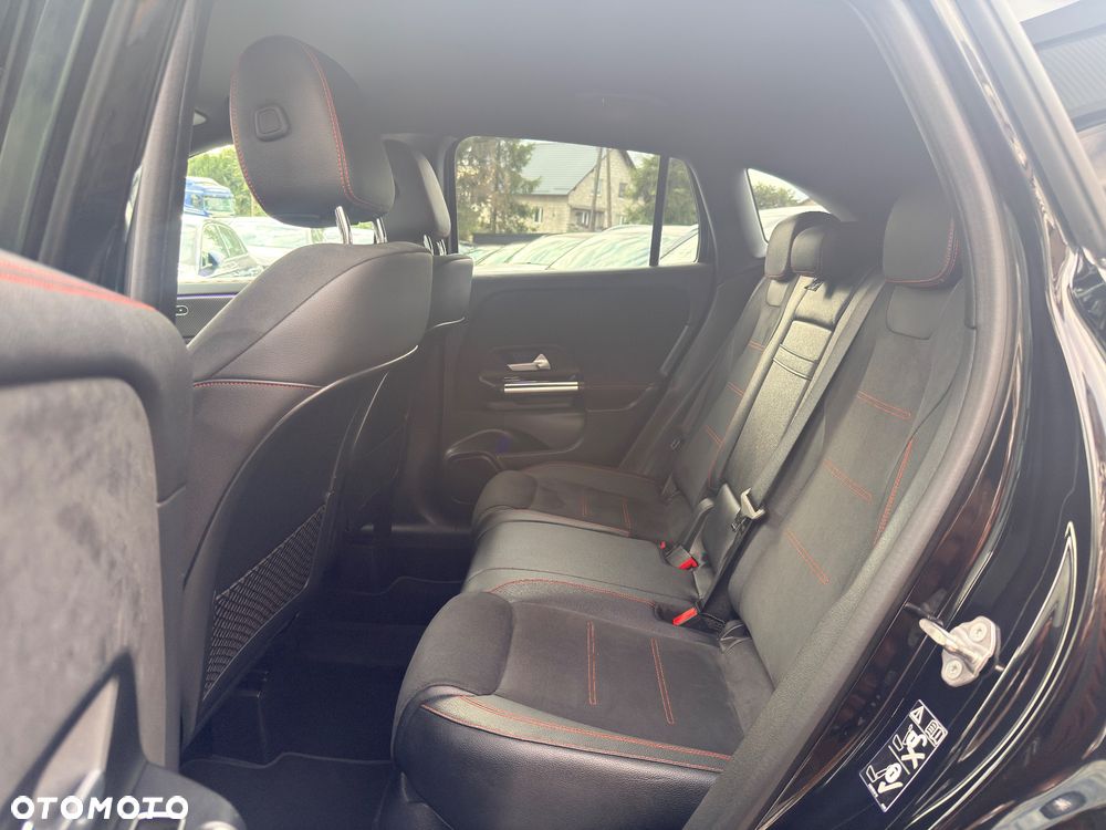 Mercedes-Benz GLA 200 d 8G-DCT AMG Line - 17