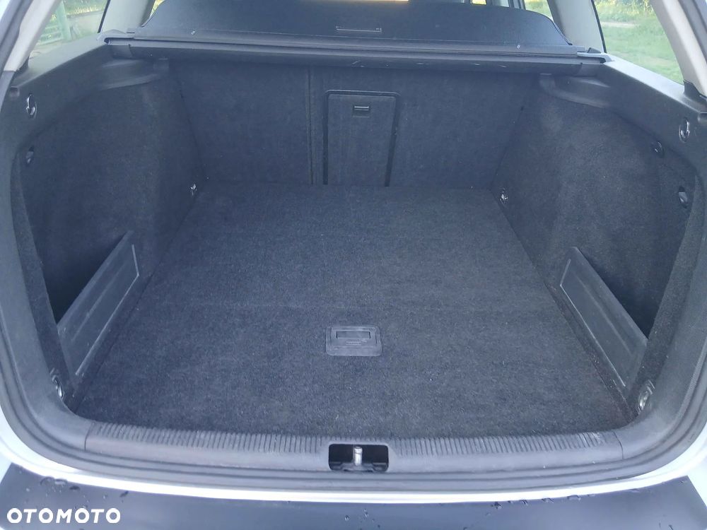 Volkswagen Passat - 10