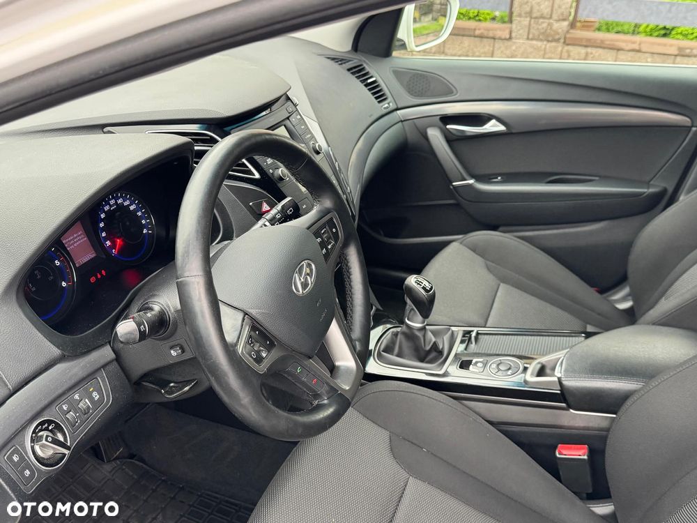 Hyundai i40 Kombi blue 1.7 CRDi Style - 11