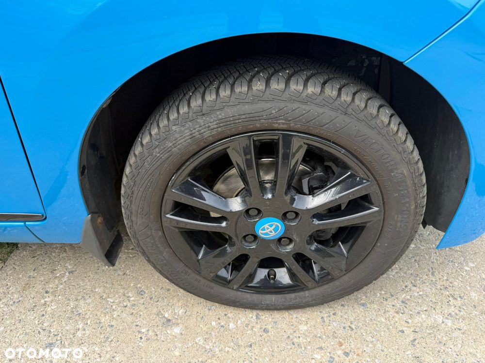 Toyota Aygo x-play - 15