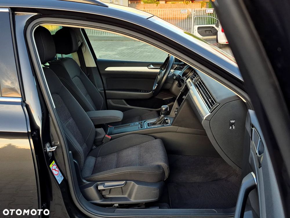 Volkswagen Passat Variant 1.6 TDI SCR DSG Comfortline - 11