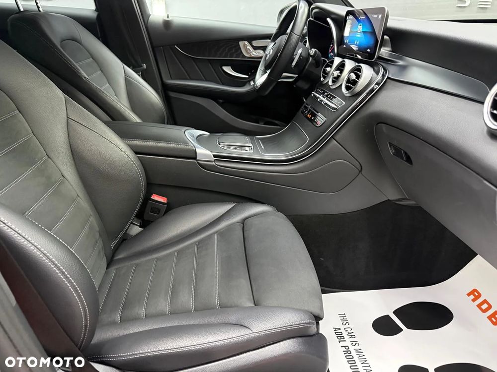 Mercedes-Benz GLC 300 de 4-Matic Business Edition - 32