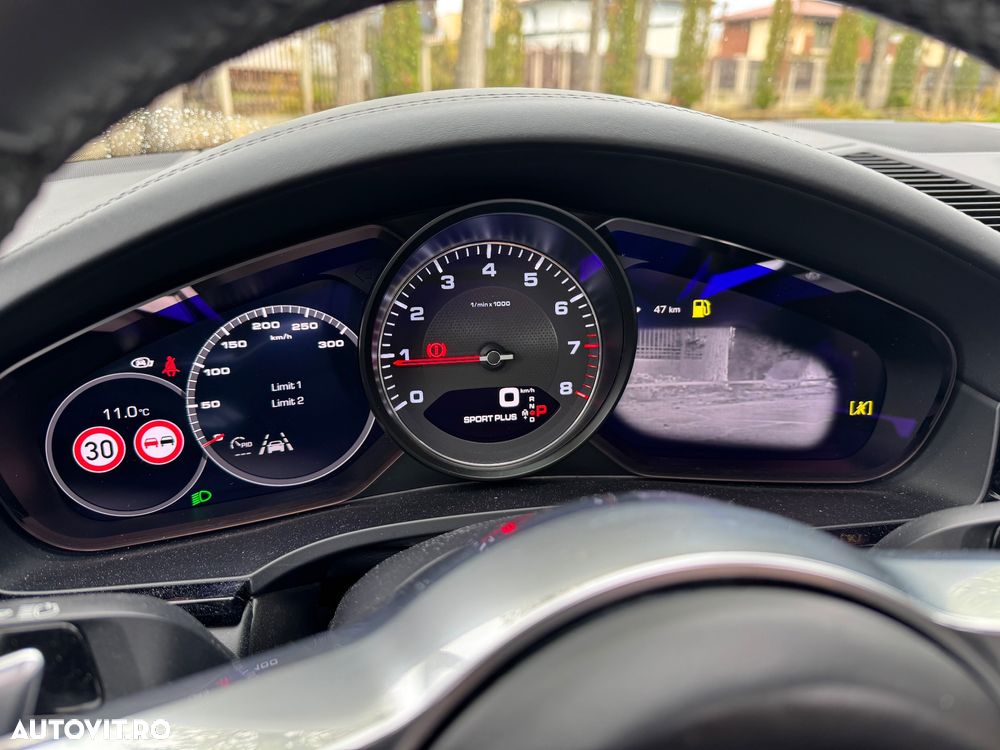 Porsche Cayenne S - 8
