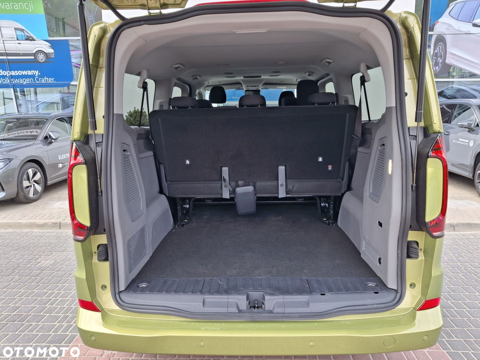 Volkswagen Caravelle - 8