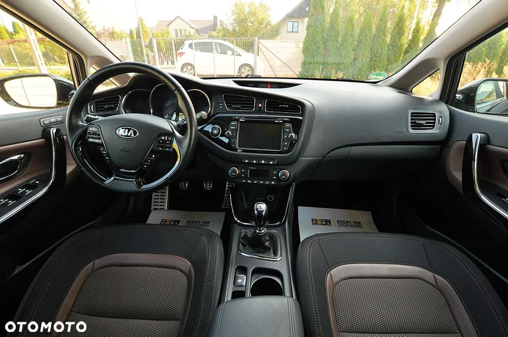 Kia Ceed 1.6 CRDi 128 Platinum Edition - 18