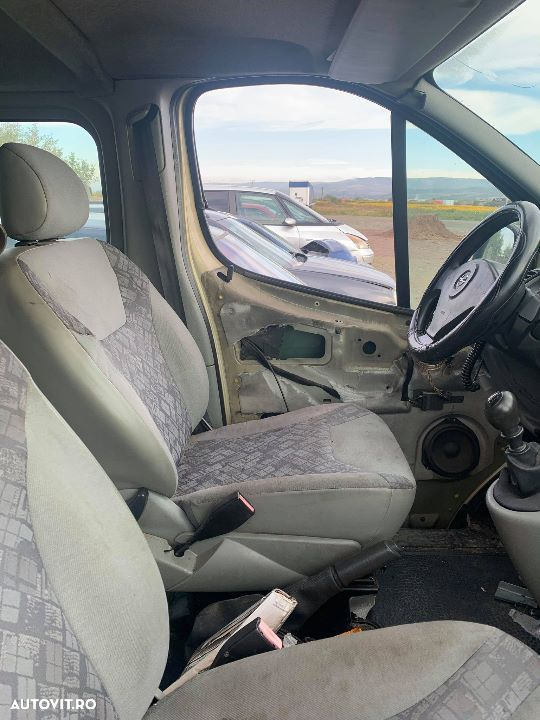 Dezmembrez Opel Vivaro 1.9, 2.0 , 2.5, an 2002-2012 - 3