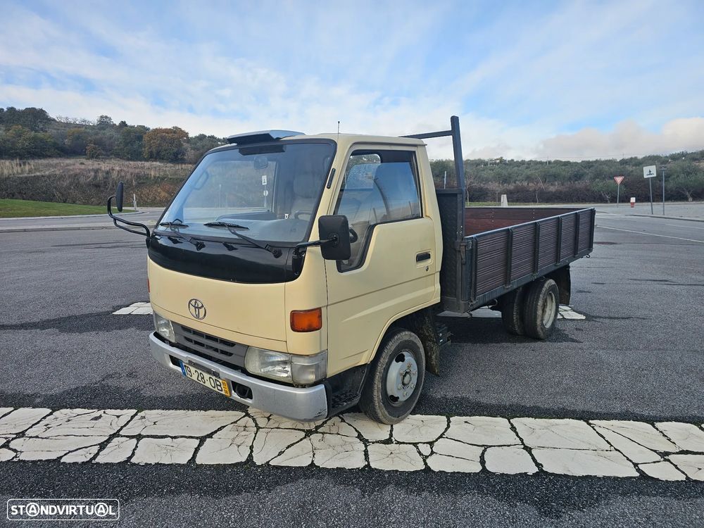 Toyota Dyna - 3