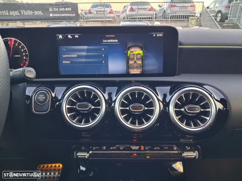 Mercedes-Benz A 250 - 21