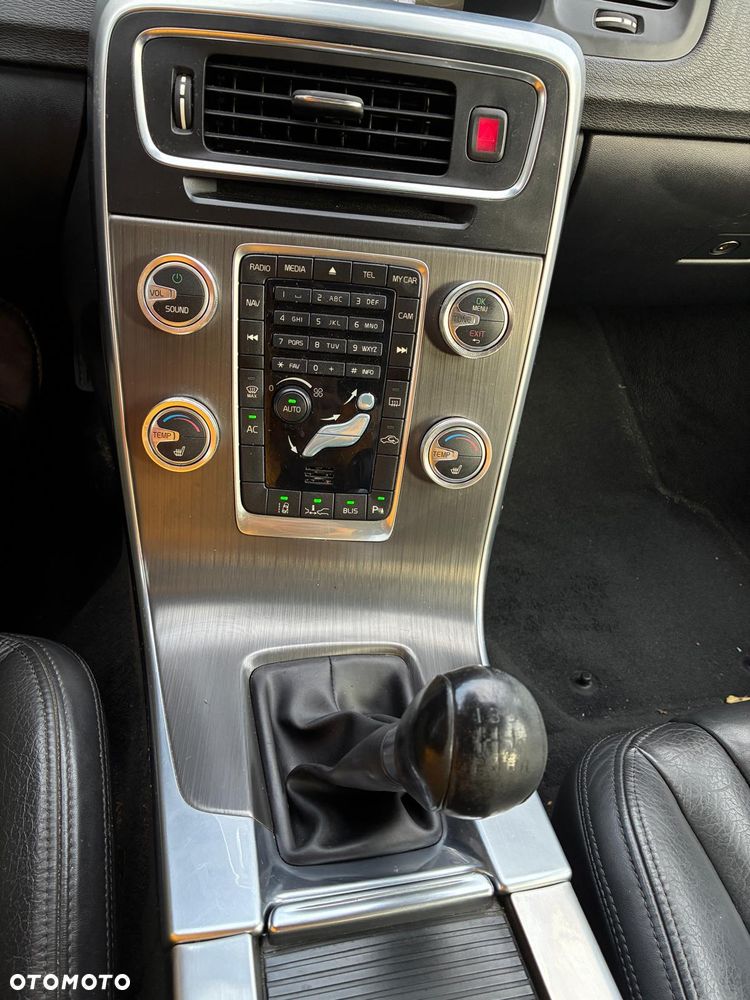 Volvo S60 D3 Summum - 8