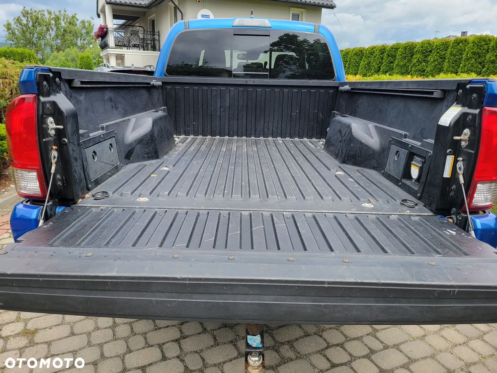 Toyota Tacoma - 7