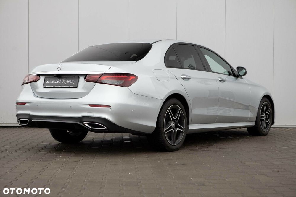 Mercedes-Benz Klasa E - 9