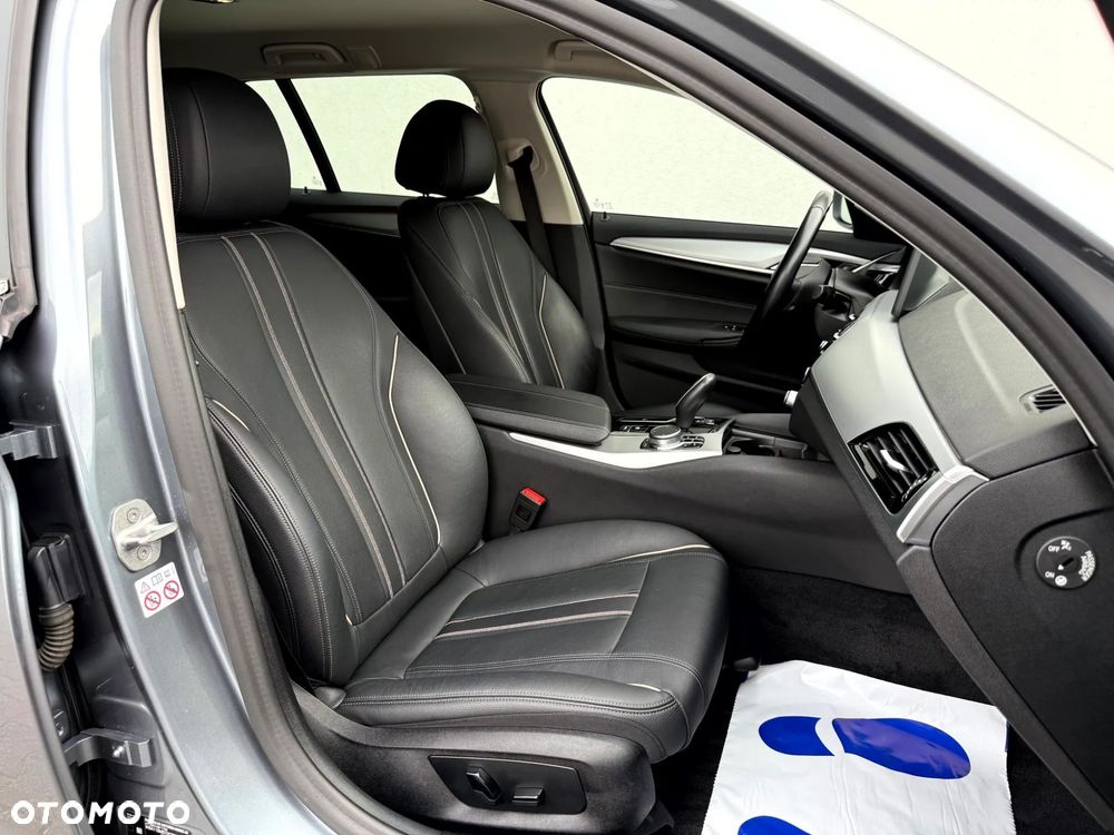 BMW Seria 5 520i Sport-Aut - 20
