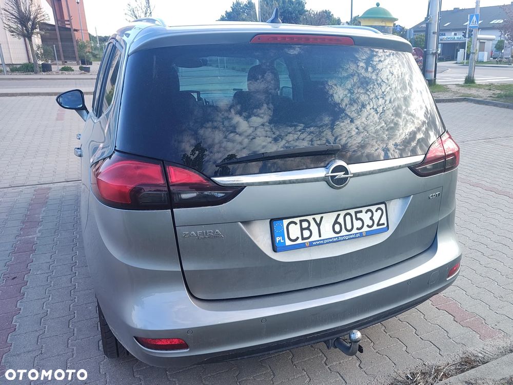 Opel Zafira - 10