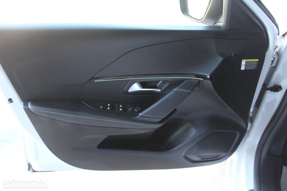 Peugeot 208 PureTech 100 EAT8 GT Pack - 6