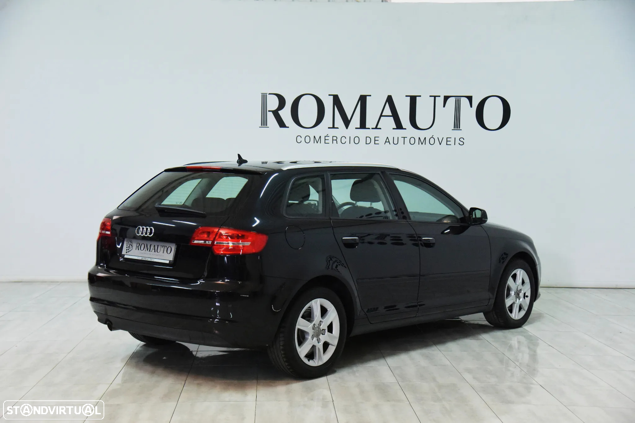 Audi A3 Sportback 1.6 TDI Attraction Special Edition - 4