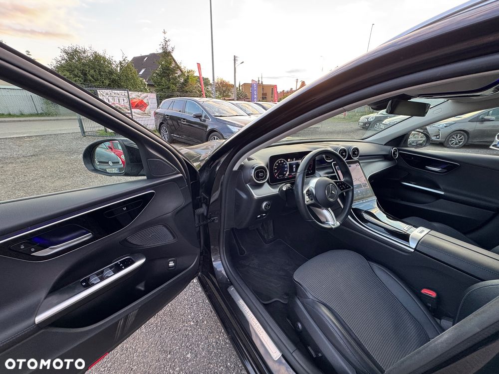 Mercedes-Benz Klasa C 220 d mHEV - 22