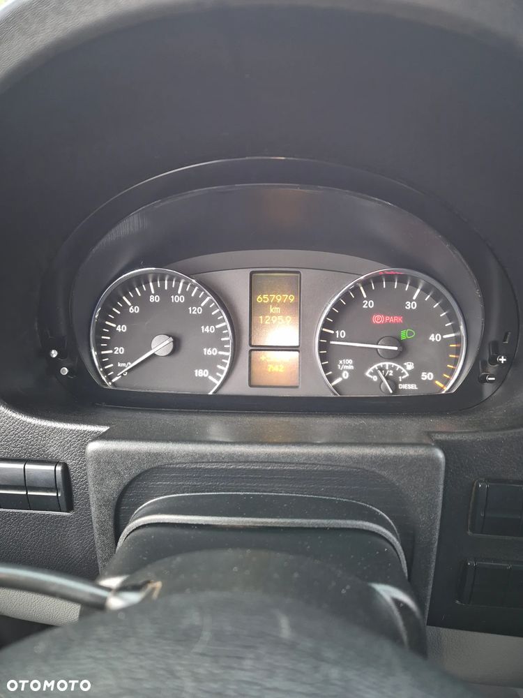 Mercedes-Benz Sprinter - 9