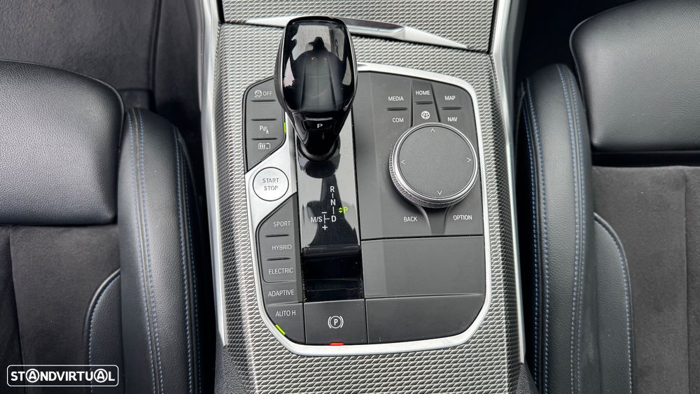 BMW 320 e Pack Desportivo M Auto - 25