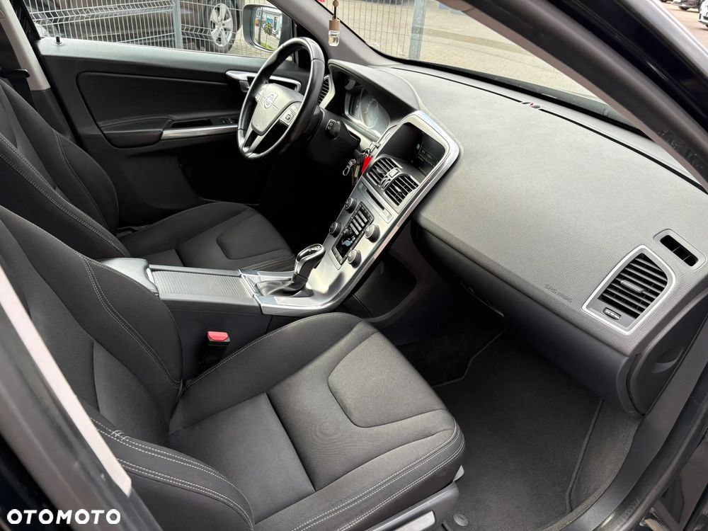 Volvo XC 60 D3 Drive-E Kinetic - 26