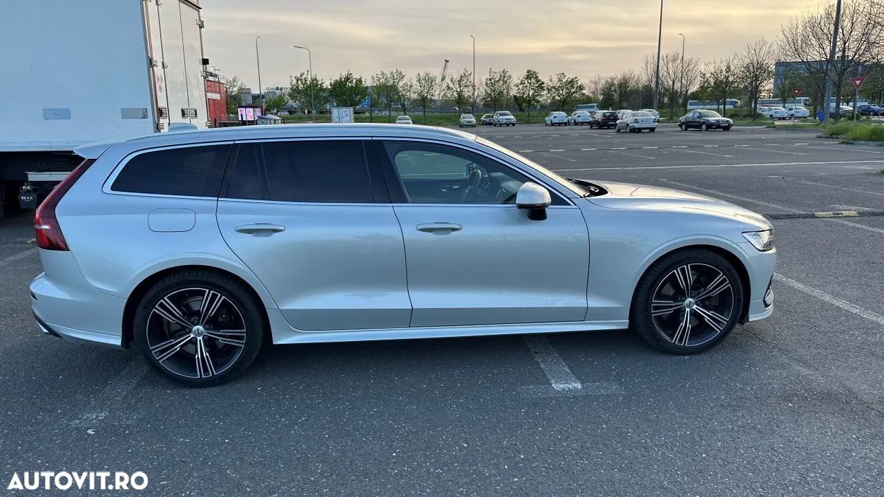 Volvo V60 B4 MHEV AT8 FWD Inscription - 14