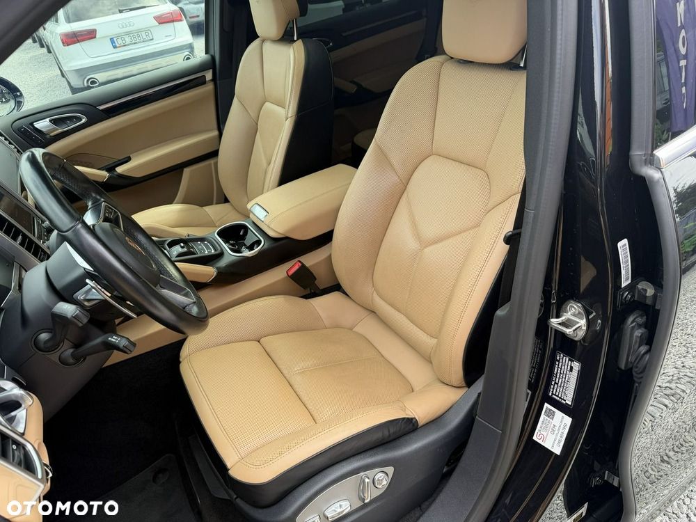 Porsche Cayenne S - 12