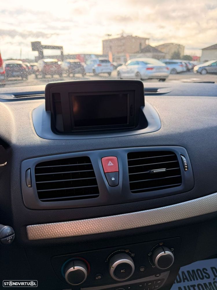 Renault Mégane 1.5 dCi Dynamique CO2 Champion - 25