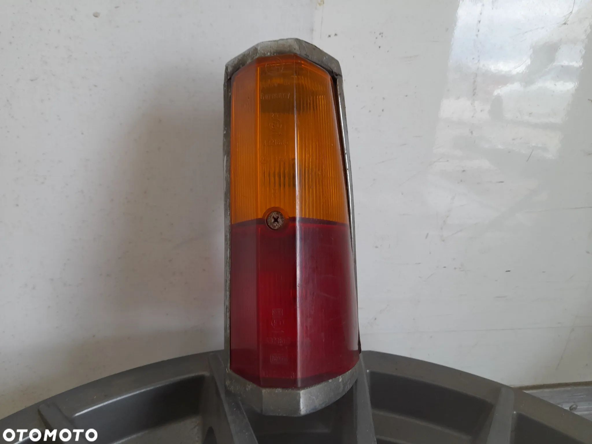 Lampa prawy tył Ford Taunus P7 P7b FoMoCo 11708958 - 1