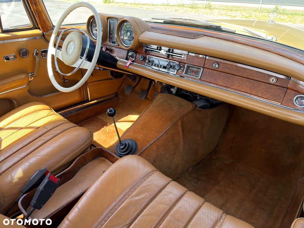 Mercedes-Benz 280 - 29