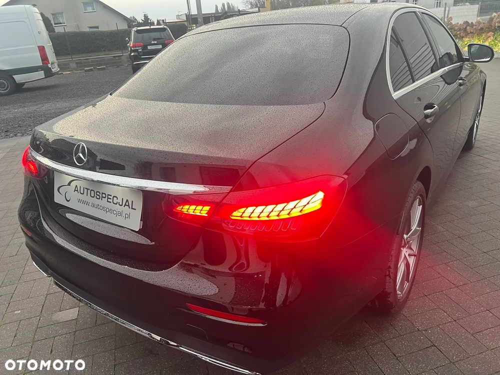 Mercedes-Benz Klasa E 200 4-Matic 9G-TRONIC - 3