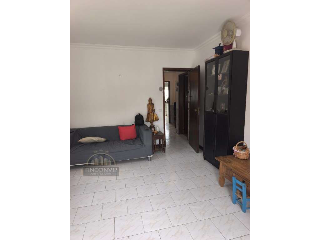 Vende-se andar de moradia bi-familiar - Rés do Chão em São Domingos... - Grande imagem: 2/29