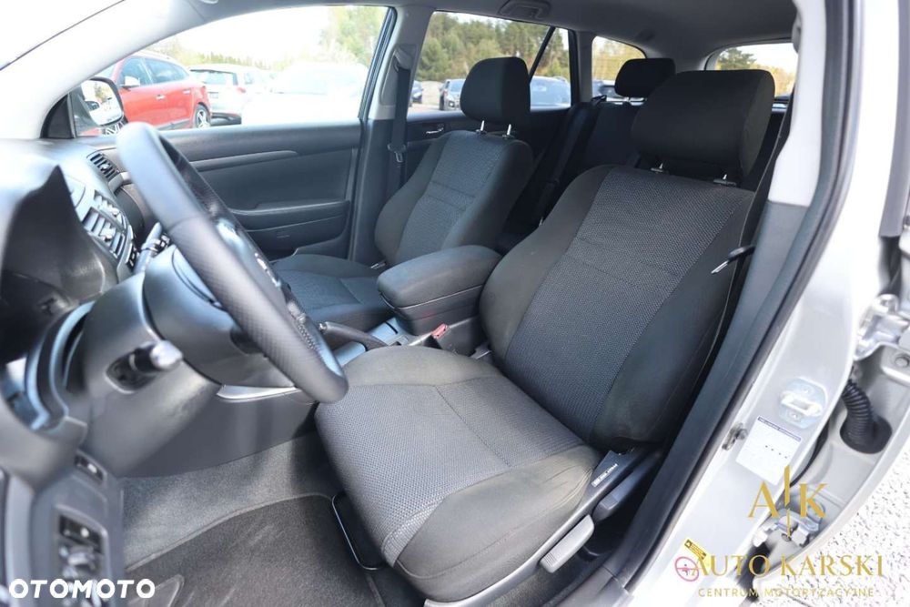 Toyota Avensis - 37