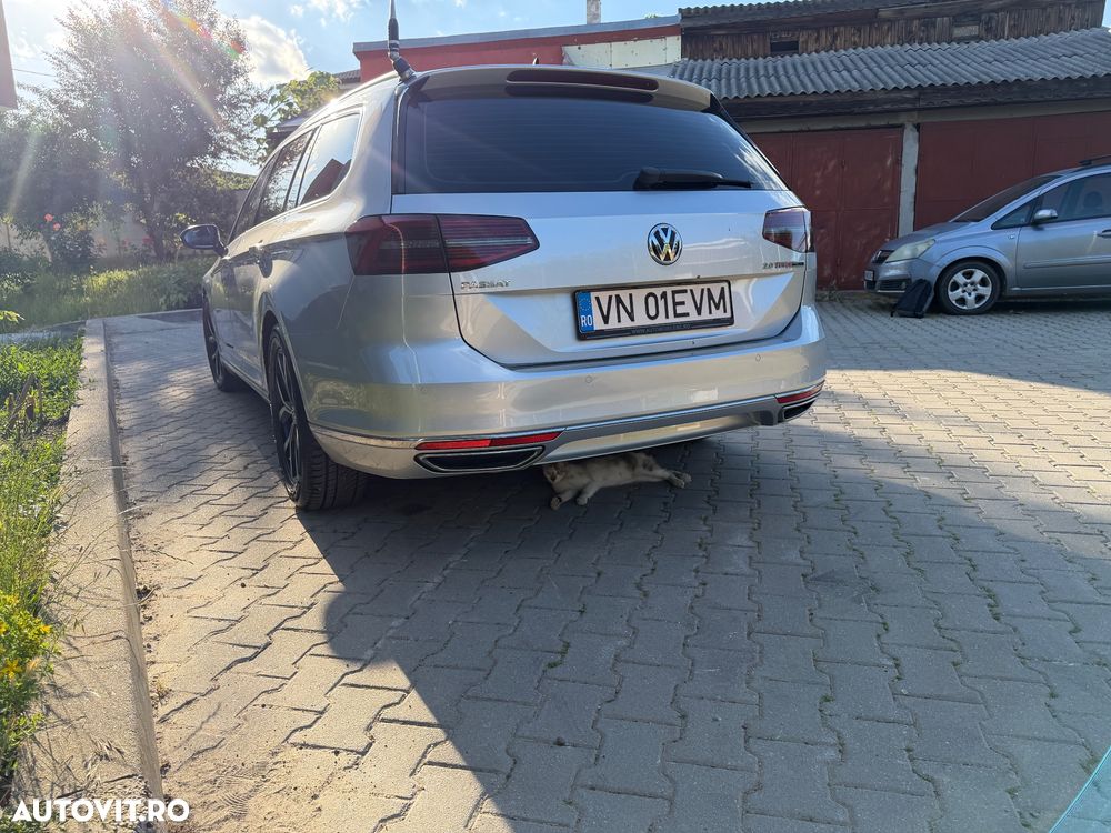 Volkswagen Passat 2.0 TDI SCR 4Motion DSG BlueM Tech Comfortline - 4