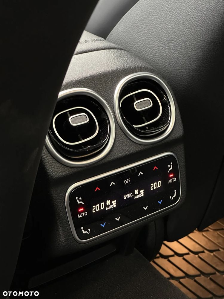 Mercedes-Benz Klasa C 220 d 4Matic 9G-TRONIC - 38