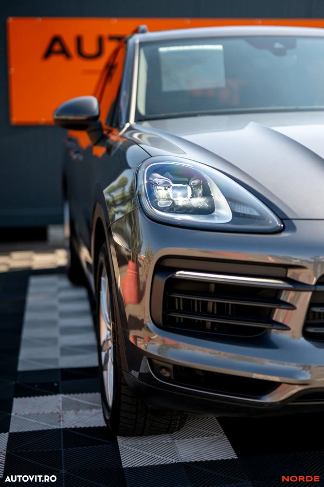 Porsche Cayenne Standard - 7