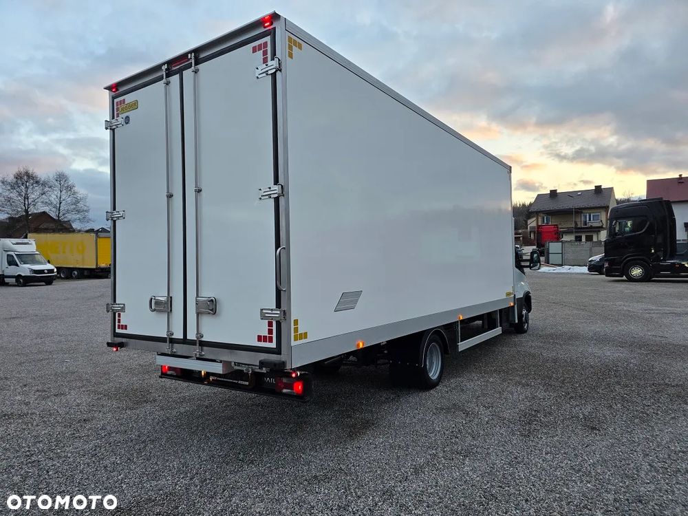 Iveco DAILY  50C18  12 PALET 6 METRÓW  KONTENER DMC 3.5T - 4