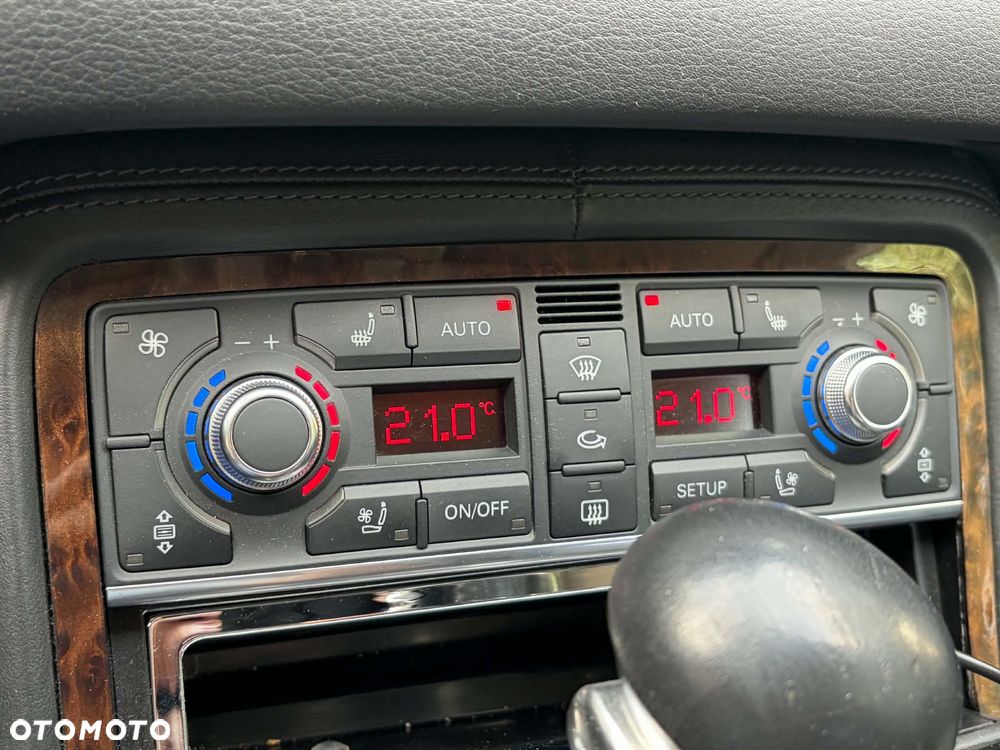 Audi A8 4.2 FSI Quattro - 12