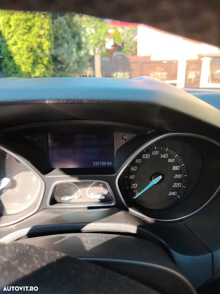 Ford Focus 1.6 TDCI DPF Titanium - 8