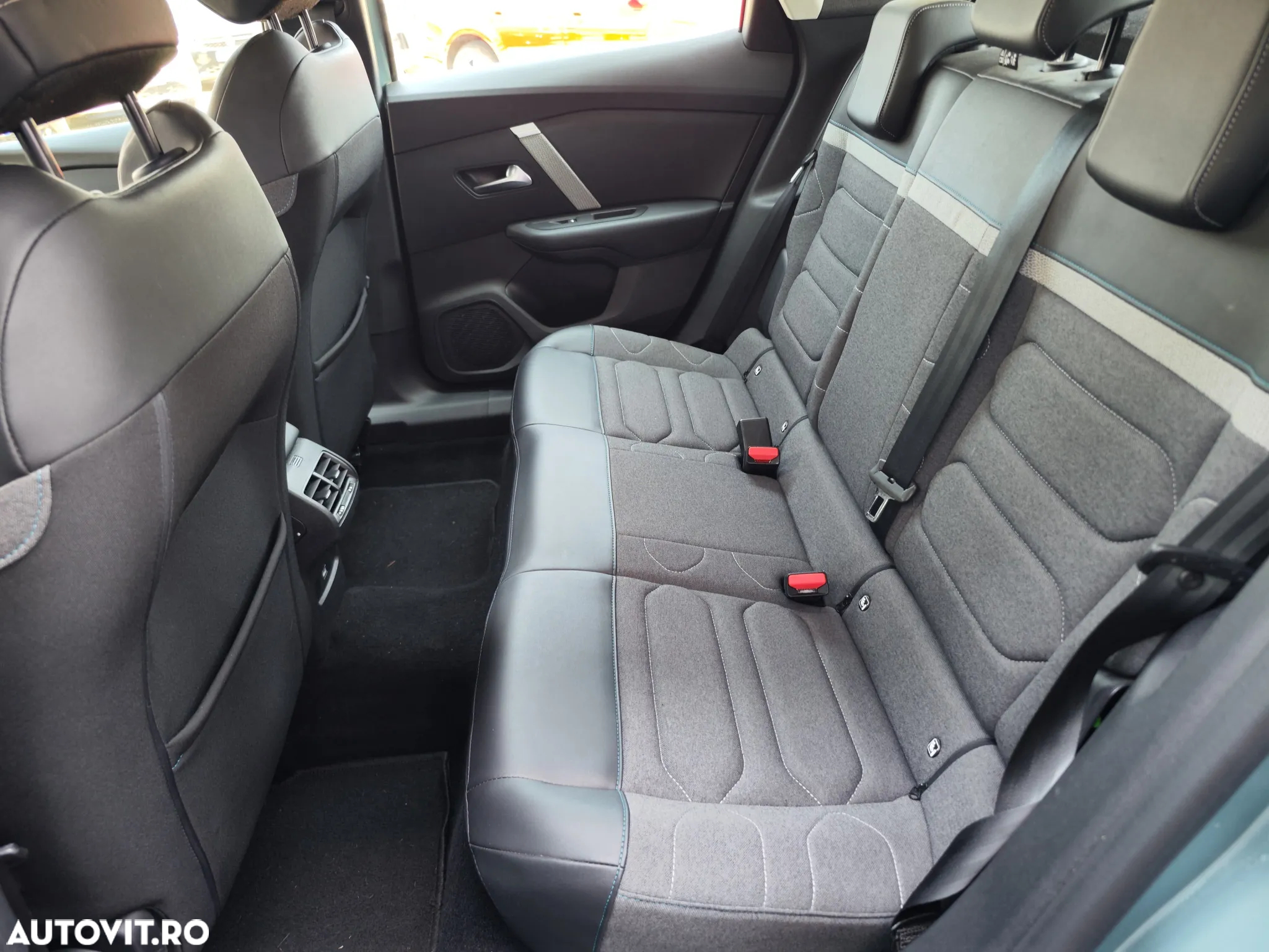 Citroën C4 BlueHDi 130 Stop&Start EAT8 FEEL PACK - 12