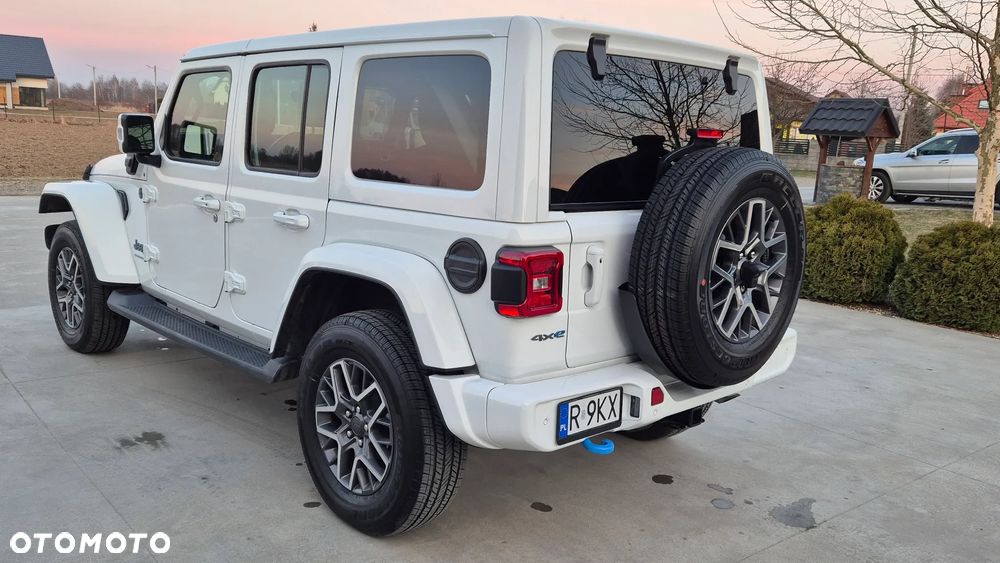 Jeep Wrangler - 12