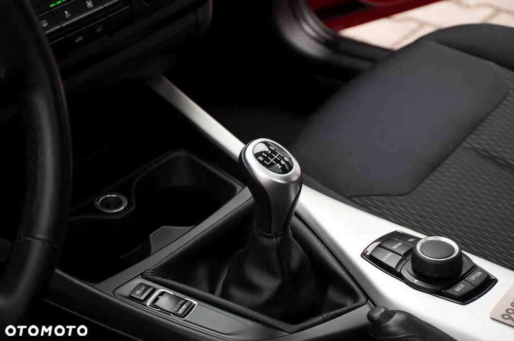 BMW Seria 1 116i Sport Line - 25