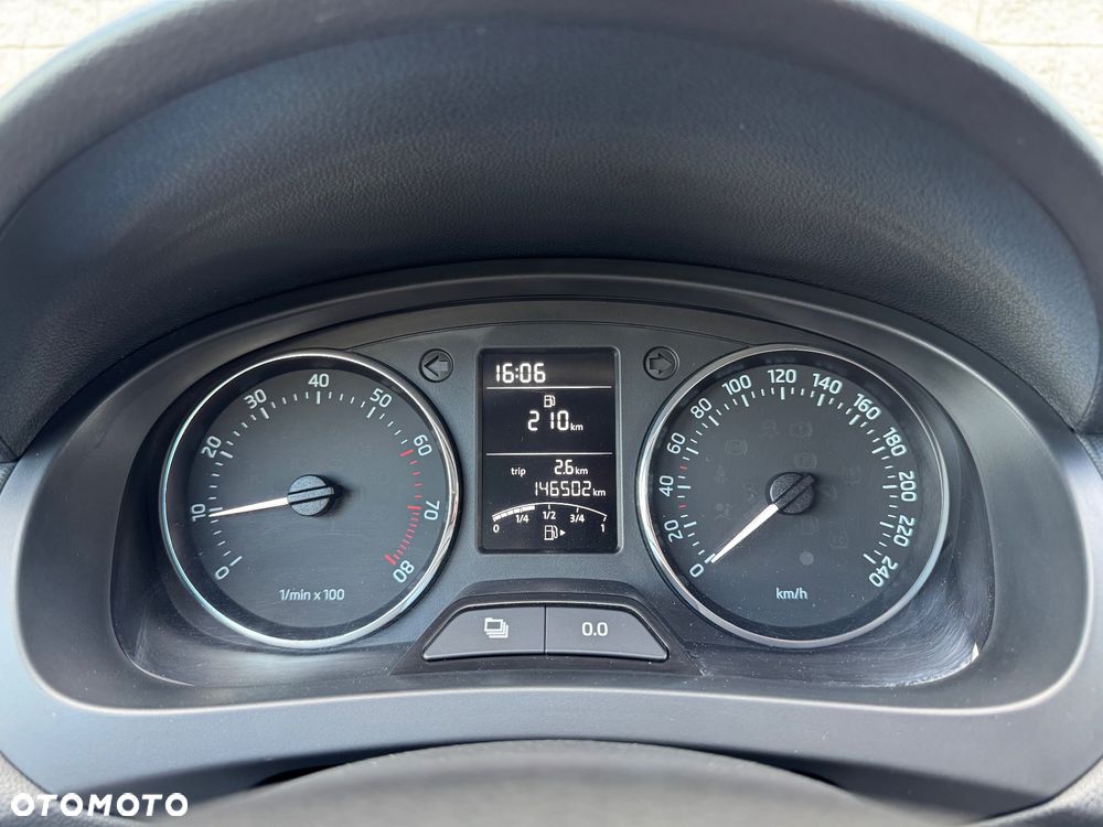 Skoda RAPID 1.2 Active - 14