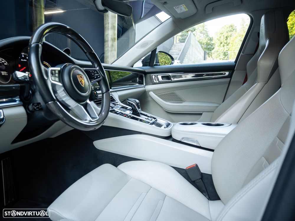 Porsche Panamera Turbo - 19