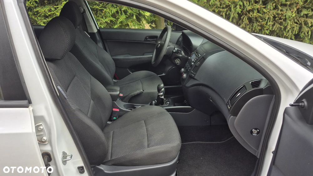 Hyundai i30 1.4 Base + EU5 - 15