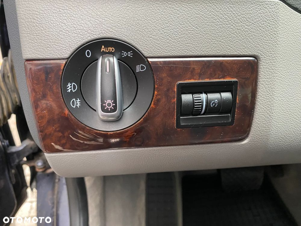 Volkswagen Multivan - 18