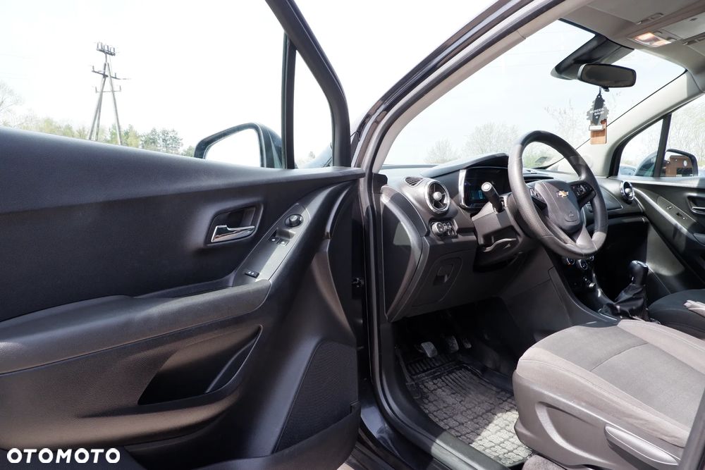 Chevrolet Trax 1.6 LS - 23